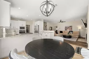 2042 Lodge Crest Ct, League City, TX 77573 - Photo 9
