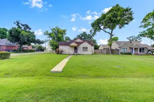 603 W 30th St, Houston, TX 77018 - Photo 13
