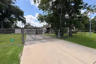 603 W 30th St, Houston, TX 77018 - Photo 7