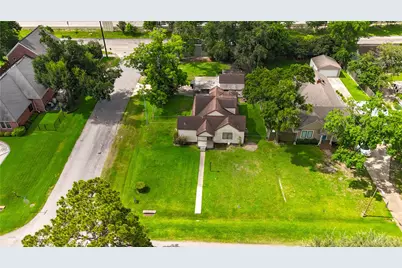 603 W 30th Street, Houston, TX 77018 - Photo 1