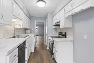 14447 Misty Meadow Ln, Houston, TX 77079 - Photo 9