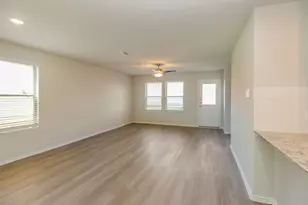 10727 Sunlit St, Conroe, TX 77303 - Photo 5