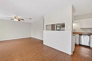 2301 7th Ave N, Texas City, TX 77590 - Photo 9