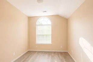 9104 N Green River Dr, Houston, TX 77078 - Photo 37