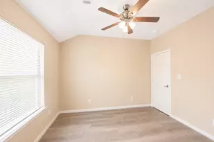 9104 N Green River Dr, Houston, TX 77078 - Photo 29