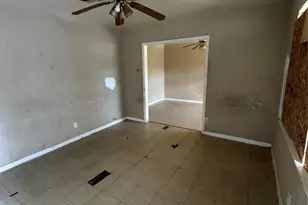 7625 Pointer St, Houston, TX 77016 - Photo 3