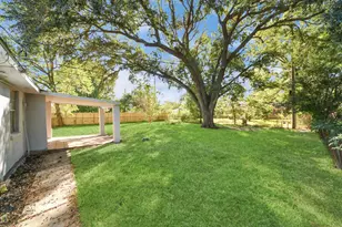 6031 Dellfern Dr, Houston, TX 77035 - Photo 33