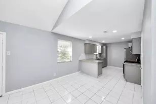 6031 Dellfern Dr, Houston, TX 77035 - Photo 11