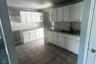 811 W 11th St, Freeport, TX 77541 - Photo 5