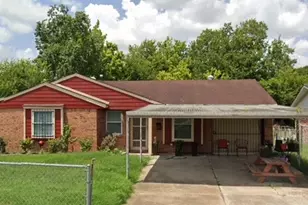 10902 Segrest Dr, Houston, TX 77047 - Photo 1