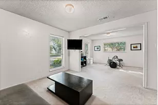 1110 Cheshire Ln, Houston, TX 77018 - Photo 15