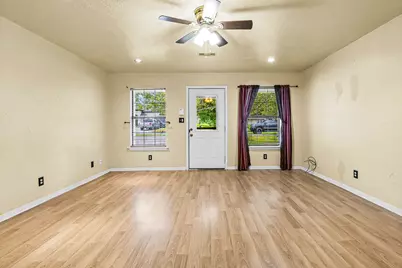 210 Kathy Lane, Livingston, TX 77351 - Photo 9