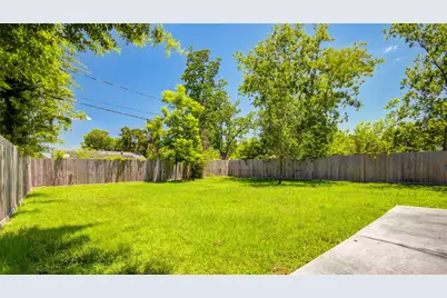 8921 Oak Knoll Lane, Houston, TX 77078 - Photo 13