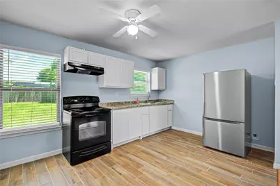 8921 Oak Knoll Lane, Houston, TX 77078 - Photo 21