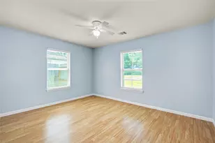 8921 Oak Knoll Ln, Houston, TX 77078 - Photo 25