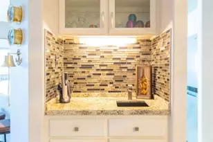 423 Hana Dr, Tiki Island, TX 77554 - Photo 7
