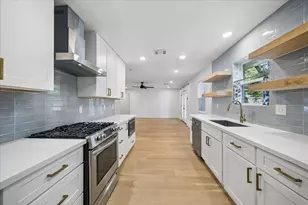 4725 Spellman Rd, Houston, TX 77035 - Photo 11