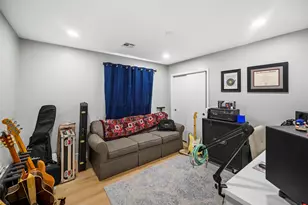 2019 Spillers Ln, Houston, TX 77043 - Photo 9