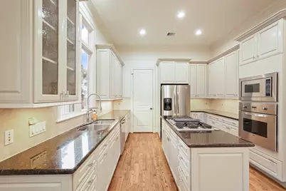 521 Lovett Boulevard, Houston, TX 77006 - Photo 17