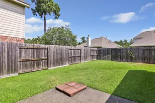 26924 Manor Falls Dr, Kingwood, TX 77339 - Photo 21