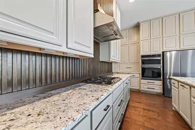 11008 Aspen Reserve Way, Houston, TX 77043 - Photo 17