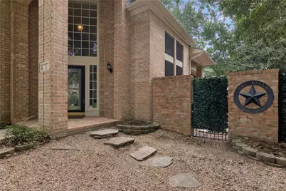 2 Surrey Run Place, The Woodlands, TX 77384 - Photo 3