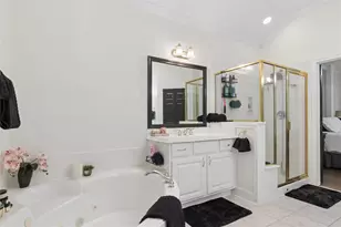 2 Surrey Run Pl, The Woodlands, TX 77384 - Photo 23