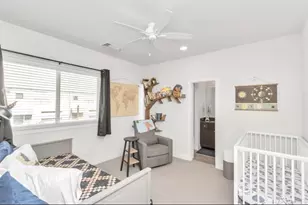 360 Eado Park Cir, Houston, TX 77020 - Photo 13