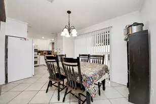 1722 Maryon St, Baytown, TX 77523 - Photo 9