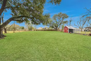 1722 Maryon St, Baytown, TX 77523 - Photo 27