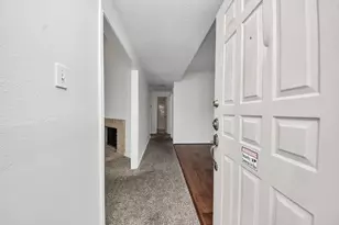 3708 Woodchase Dr, Houston, TX 77042 - Photo 5