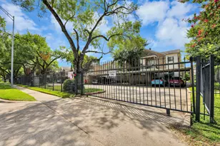 3708 Woodchase Dr, Houston, TX 77042 - Photo 37