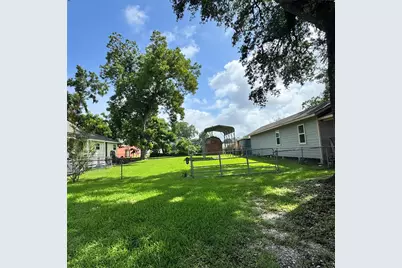 112 E Pearce Street, Baytown, TX 77520 - Photo 1