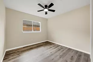 5306 Shady Gardens Dr, Houston, TX 77339 - Photo 9