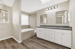 5306 Shady Gardens Dr, Houston, TX 77339 - Photo 11