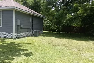 5301 Higgins St, Houston, TX 77033 - Photo 21