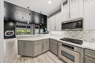 3 Waterway Ct, The Woodlands, TX 77380 - Photo 3
