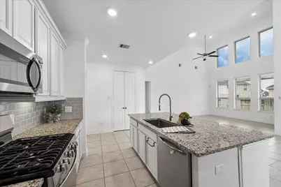 504 Sage Timbers Lane, Pinehurst, TX 77362 - Photo 5