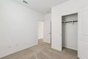 1006 S Oakhurst Dr, Dayton, TX 77535 - Photo 5