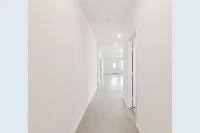 1006 S Oakhurst Drive, Dayton, TX 77535 - Photo 3