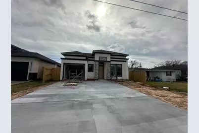 805 Lewis Street, Clute, TX 77531 - Photo 1