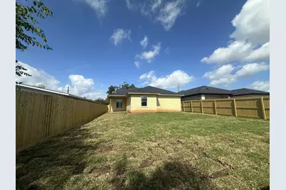 805 Lewis Street, Clute, TX 77531 - Photo 13