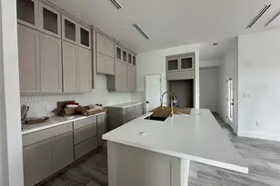 805 Lewis St, Clute, TX 77531 - Photo 5
