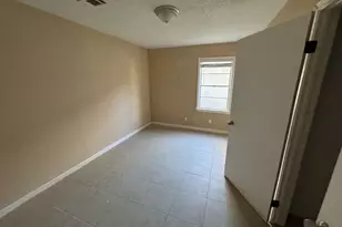 1011 Oak Dr, Liberty, TX 77575 - Photo 9