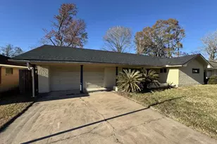 1011 Oak Dr, Liberty, TX 77575 - Photo 1