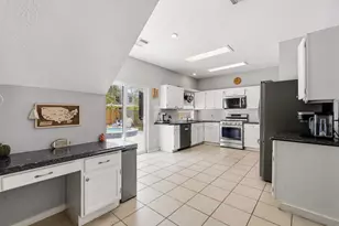 4811 Red Lantern Dr, Friendswood, TX 77546 - Photo 13