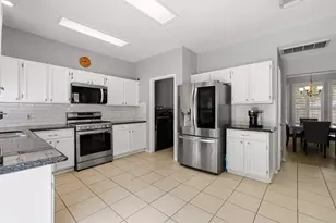 4811 Red Lantern Dr, Friendswood, TX 77546 - Photo 15