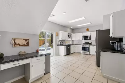 4811 Red Lantern Drive, Friendswood, TX 77546 - Photo 13