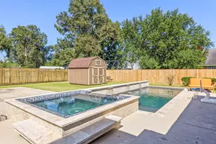 12810 Fisher Dr, Mont Belvieu, TX 77523 - Photo 33