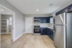 114 S Iowa St, La Porte, TX 77571 - Photo 9